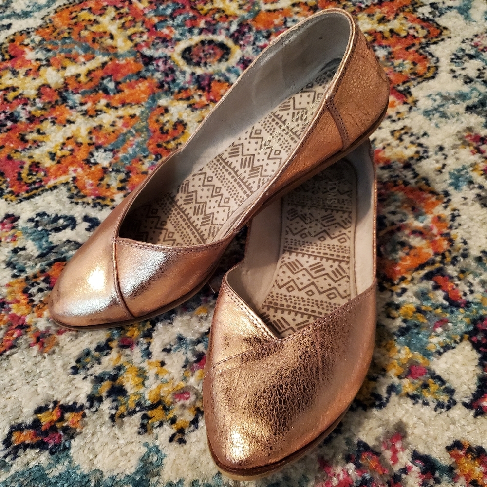 Rose gold Toms